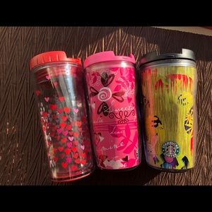 Starbucks! Retro style.